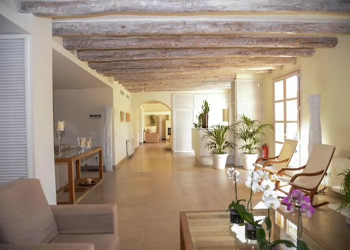 Vilafranca De Bonany Hotels