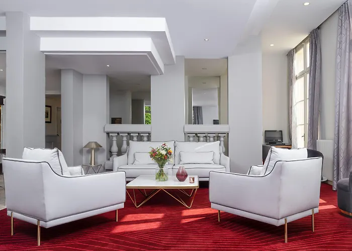Fontenay-sur-Loing Hotels