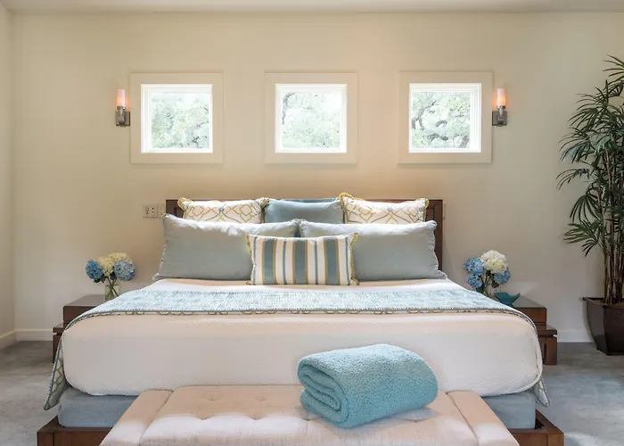 Inn On Lake Granbury A Boutique Hotel