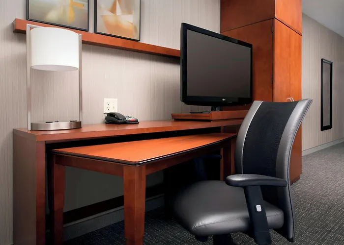 Courtyard By Marriott Tyler