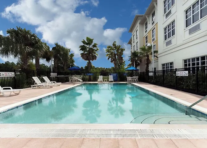 Holiday Inn Express & Suites Palm Coast - I-95