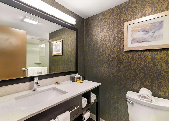 Best Western Plus Landmark Inn Laconia