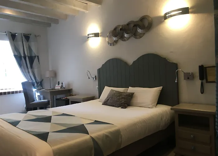 Villaines-la-Juhel Hotels