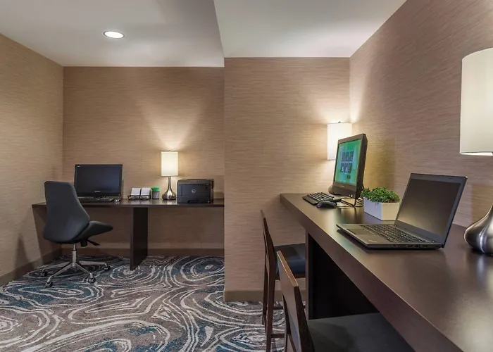 Courtyard By Marriott Portland City Center