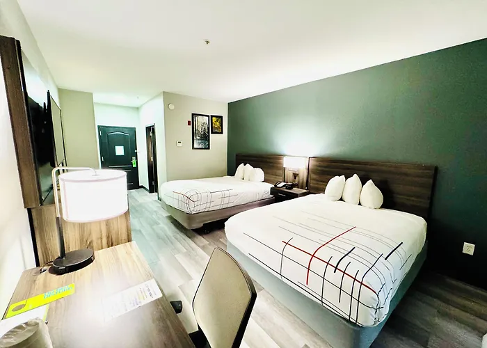 La Quinta By Wyndham Rome Hotel