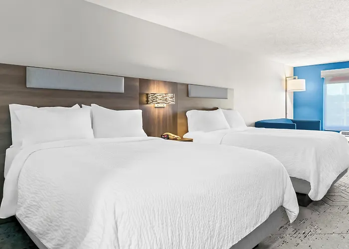 Holiday Inn Express & Suites Detroit - Novi By Ihg