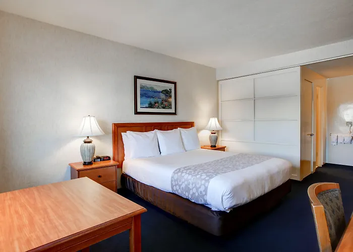 Newport Channel Inn
