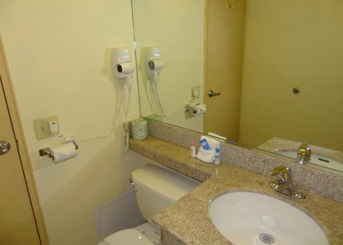 Irvington Hotels