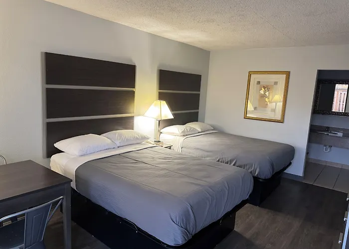Newnan Nook Hotel