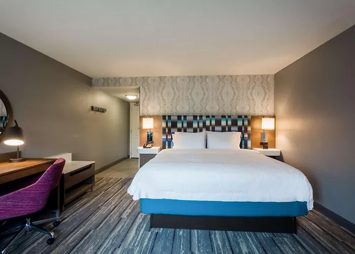 West Springfield Hotels With Pool