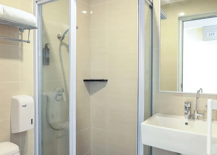 Ibis Budget Singapore Emerald