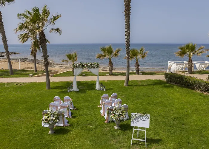 Aquamare Beach Hotel & Spa Geroskipou