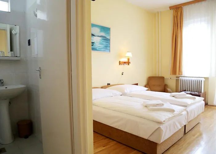 Hotel Bara Junior