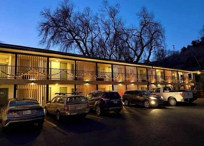 Pikes Peak Inn