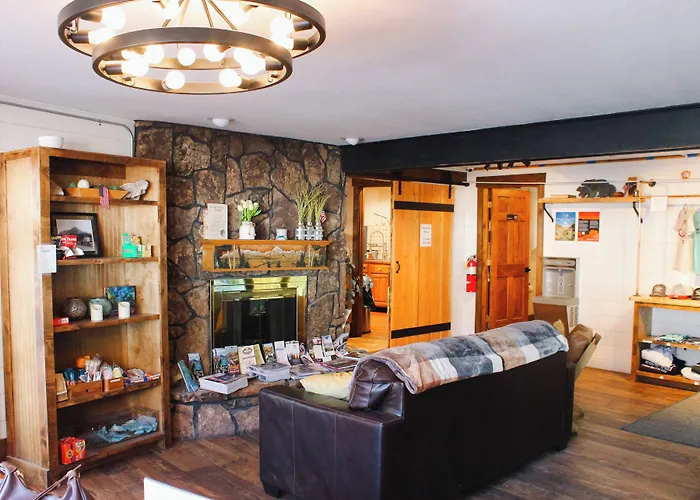 Box Canyon Lodge And Hot Springs