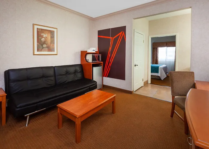 Howard Johnson Inn And Suites - Pico Rivera