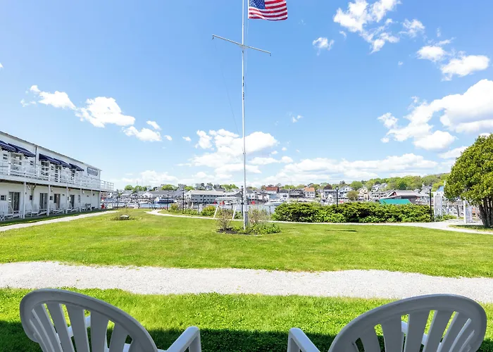 Boothbay Harbor Inn