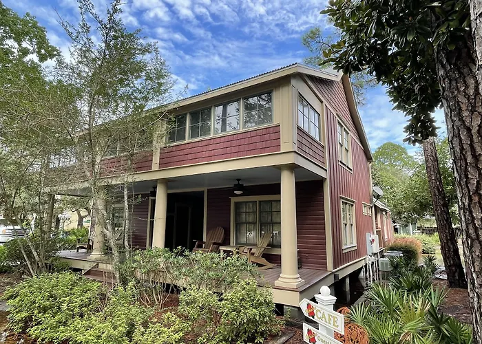 Hibiscus Coffee & Guesthouse Grayton Beach