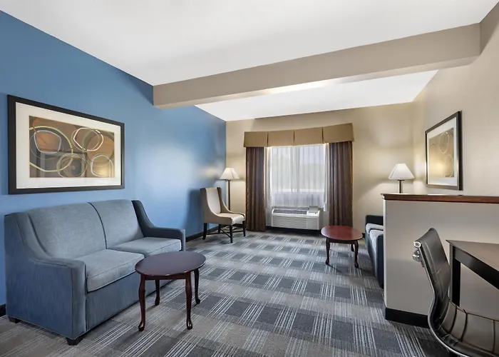 Geneseo Hotels