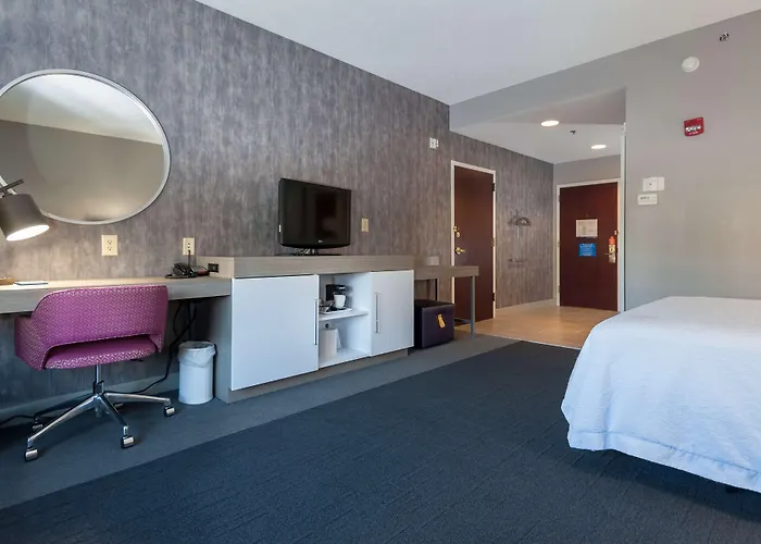 East Windsor Hotels