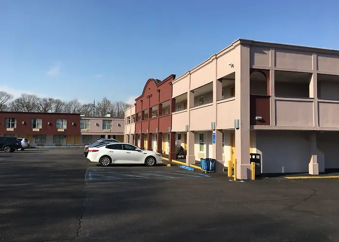 Ramada By Wyndham Rockville Centre