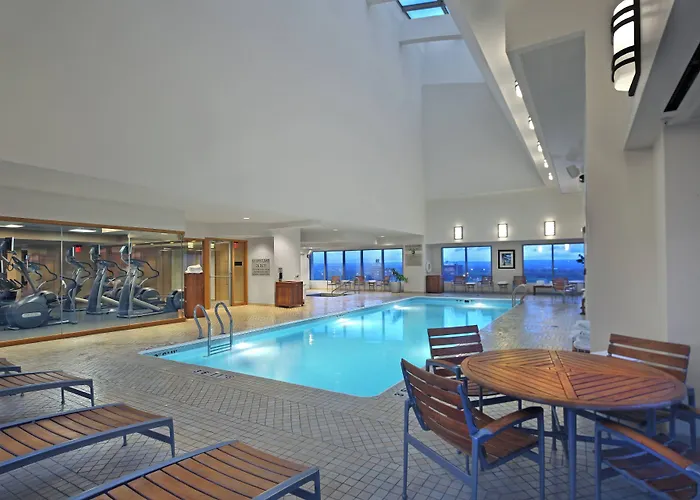 Hartford Hotels With Pool