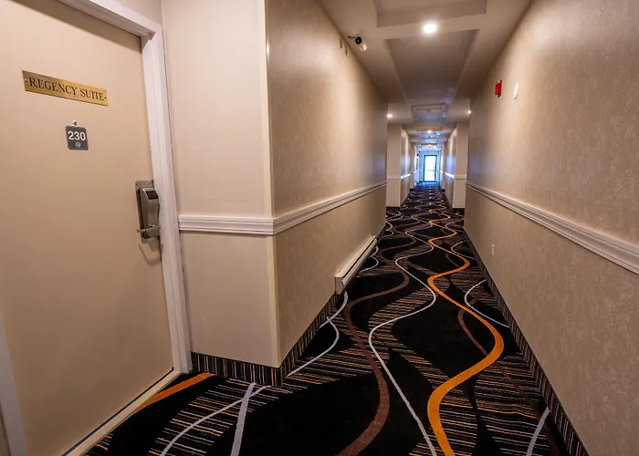 Hyannis Plaza Hotel