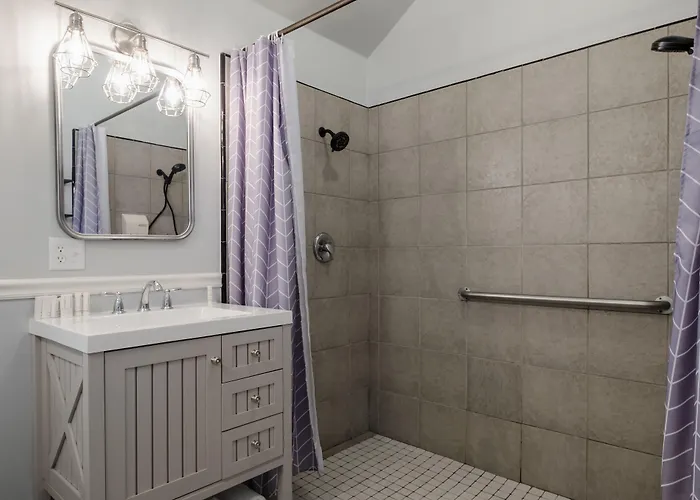 Hounds Tooth Inn