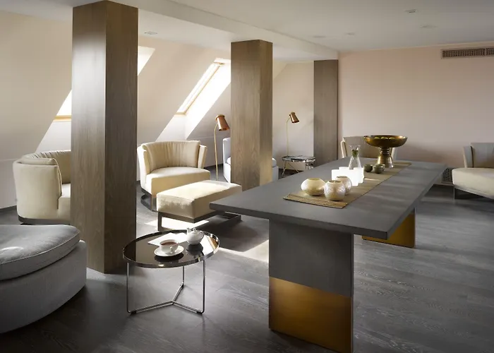 Old Town Square Residence By Emblem Praga