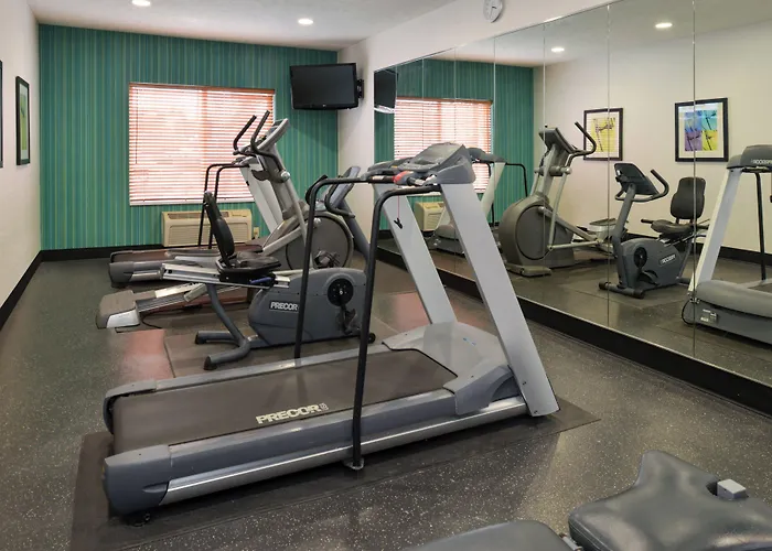 Holiday Inn Express Hotel & Suites Omaha West By Ihg