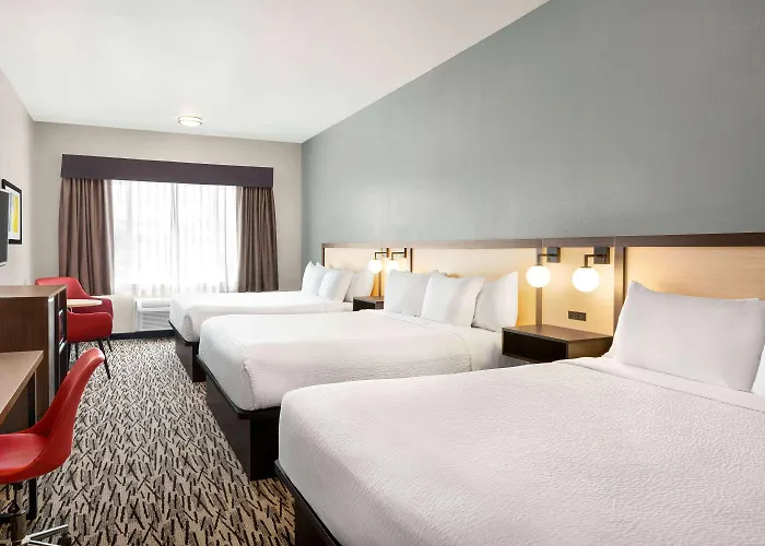 Ramada By Wyndham Marina Hotel