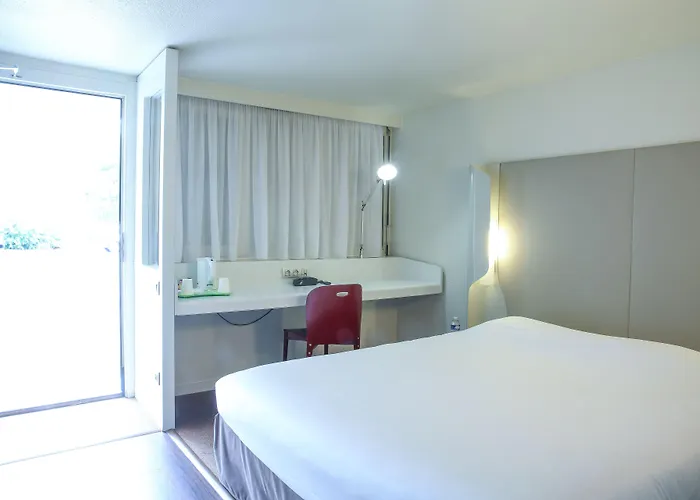 Sainte-Luce-sur-Loire Hotels