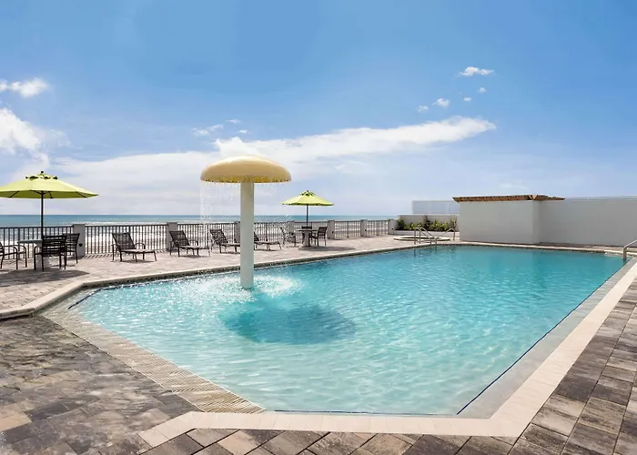La Quinta By Wyndham Oceanfront Daytona Beach