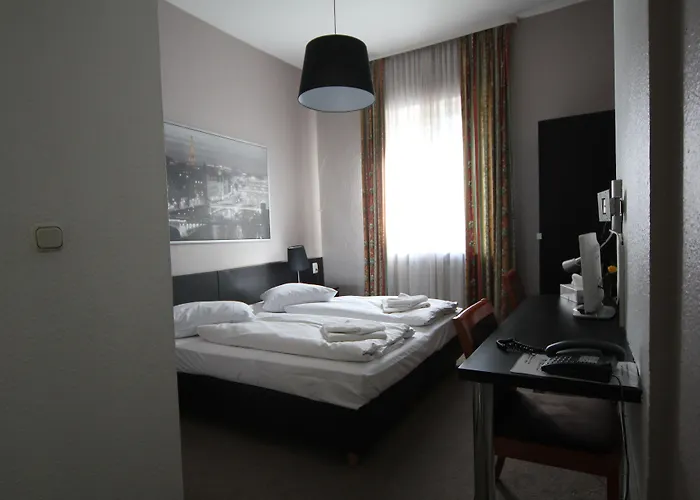 Carlton Hotel