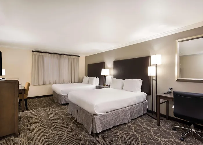 Danville Hotels