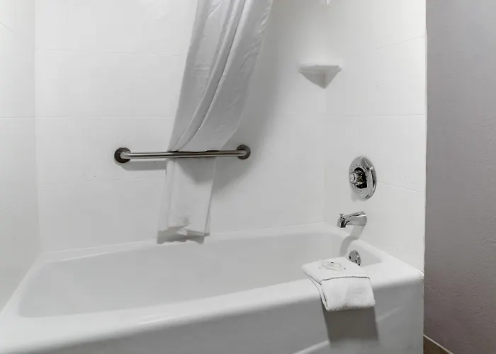 Quality Inn & Suites Bedford West