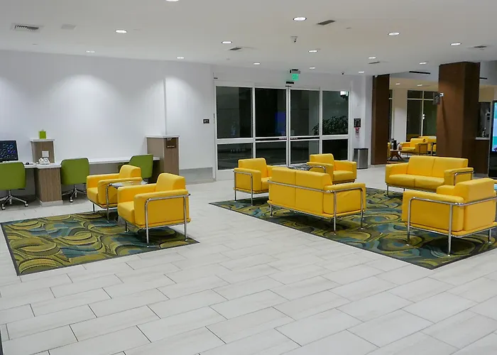 Wyndham Anaheim Hotel