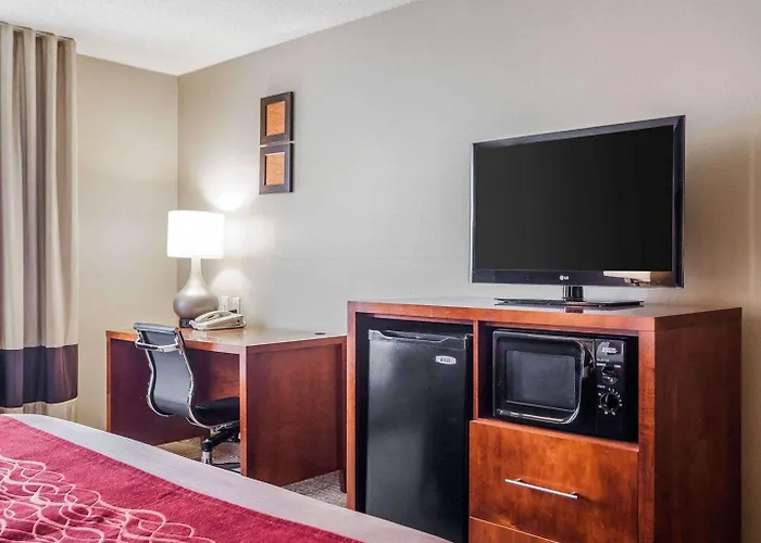 Moberly Hotels
