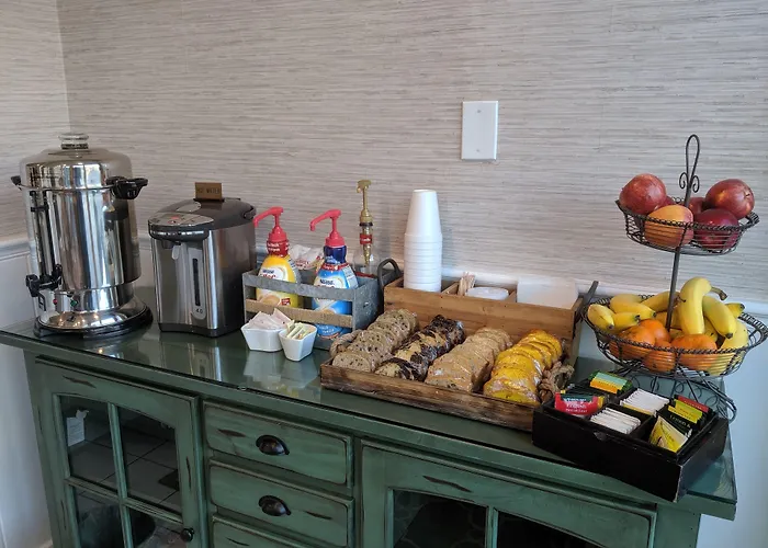 Shoreline Suites & Cabana Cottages - Beachfront Daytona Beach
