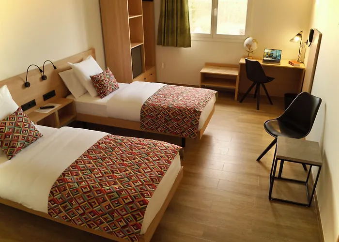 Foetz Hotels
