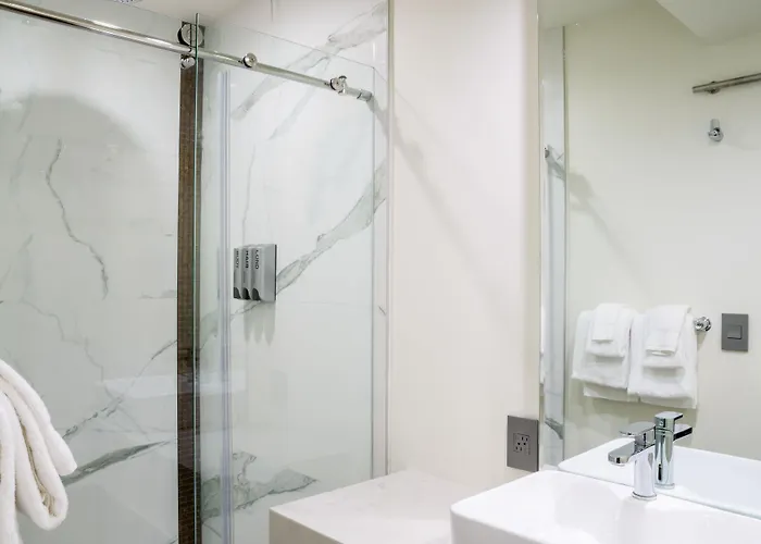 Hotel Xilo Glendale