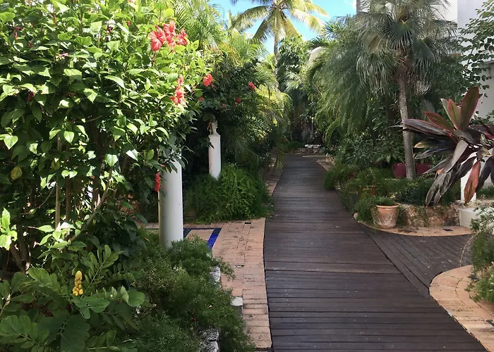 Cupecoy (Sint Maarten) Hotels