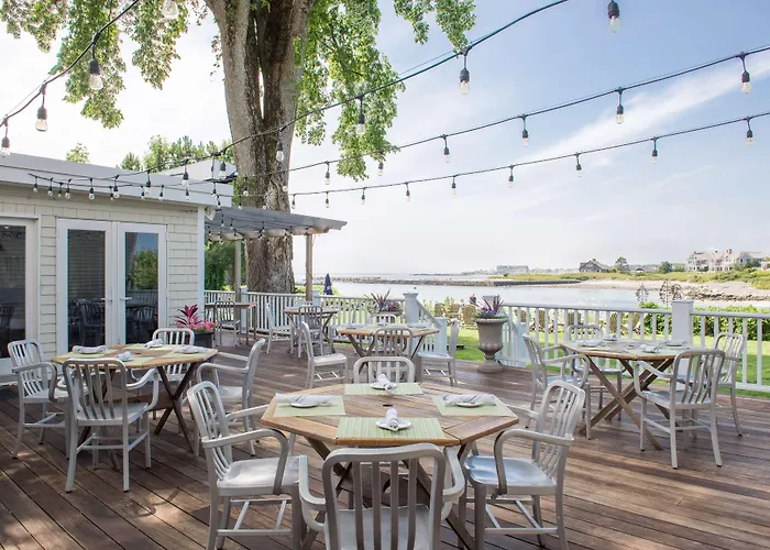 Breakwater Inn