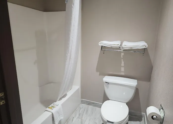 Monee Hotels