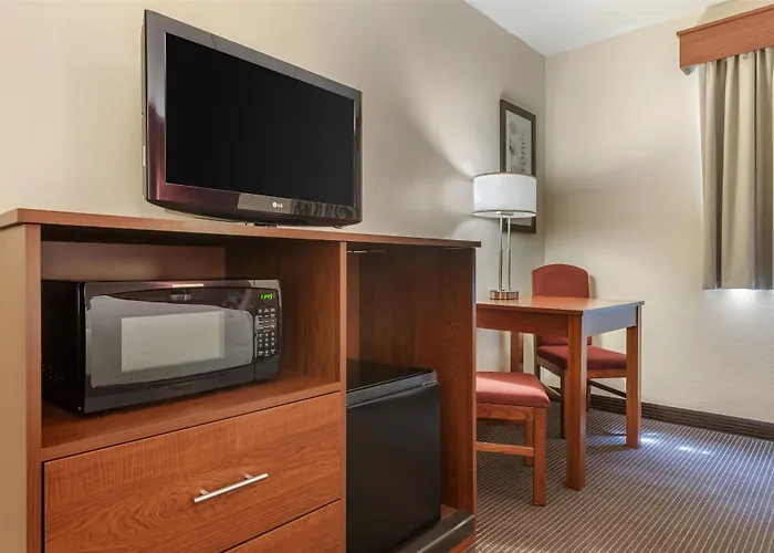 Litchfield Hotels