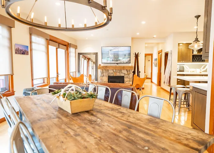Olympic Valley (Squaw Valley) Hotels