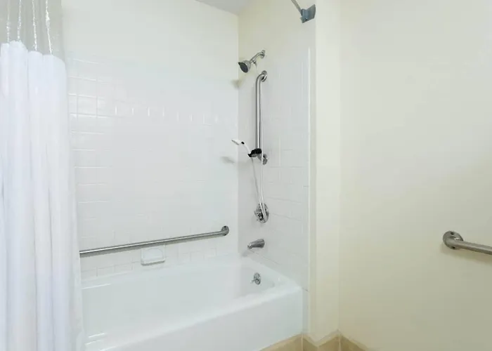 Super 8 By Wyndham Anderson/Clemson Area Motel