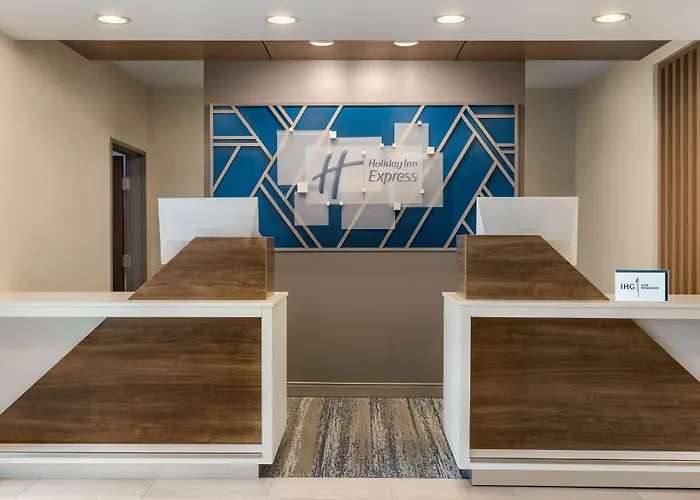 Rensselaer Hotels