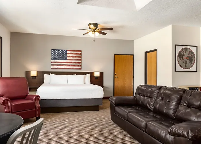 Richland Center Hotels