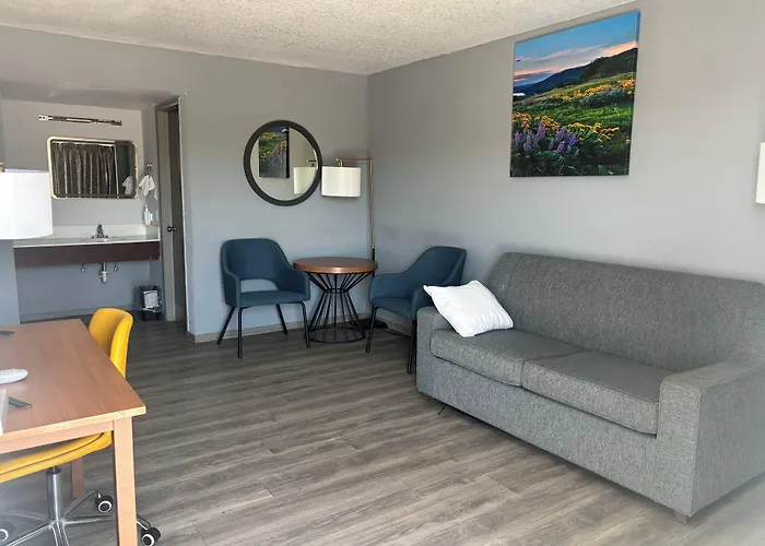 Needles Hotels